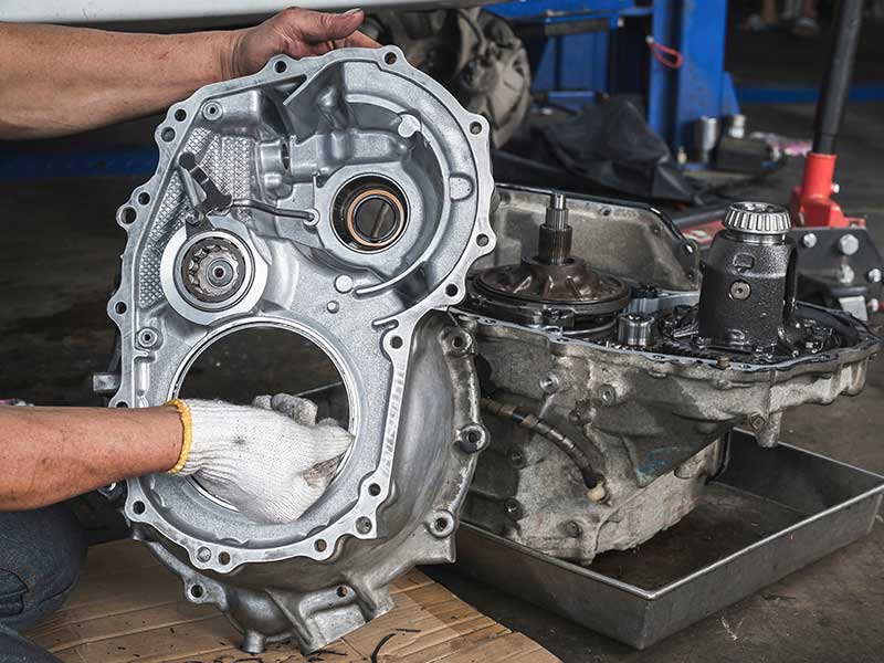 Automotive front-wheel drive automatic transmission rebuild